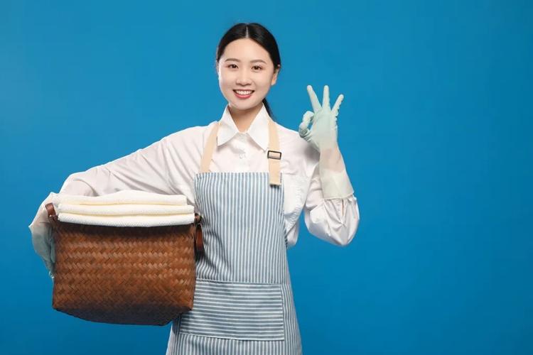平凡的力量 家政服务人员的巾帼风采